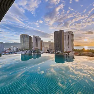 Del Luna Hotel Da Nang
